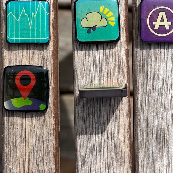 Magnets - Cute 2 cm x 2 cm - Picture 11 of 12